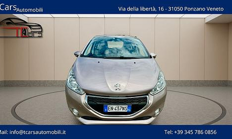 Peugeot 208 1.2 Benz...