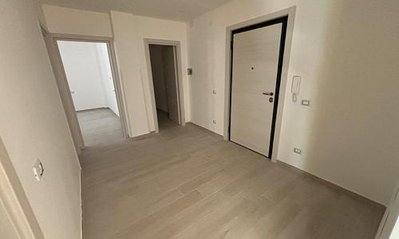 Trilocale In Via Tes...