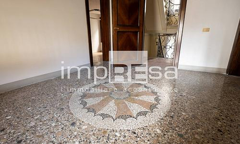 Palazzo - Treviso...
