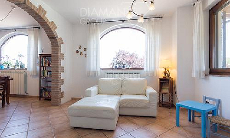 Appartamento Con Gia...