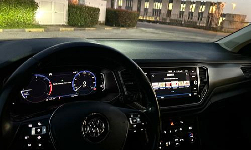 Volkswagen T-Roc 1.6...