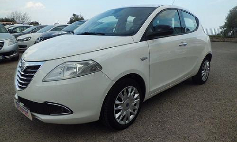 Lancia Ypsilon 1.3 M...