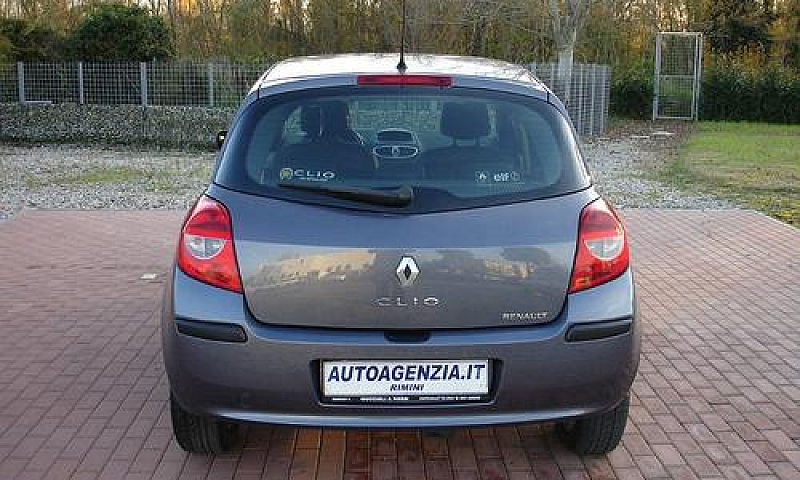Renault Clio 1.2 16V...