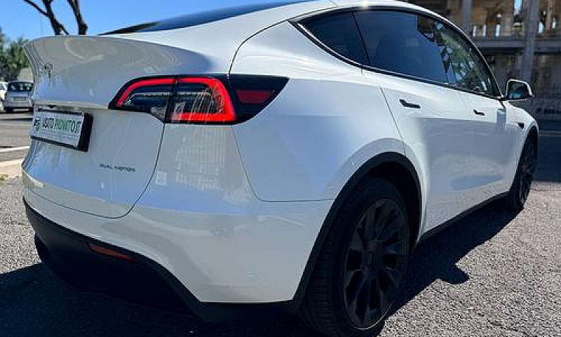 Tesla Model Y Long R...