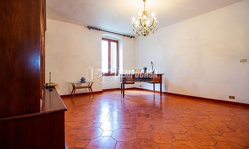 Osilo, Casa Indipend...