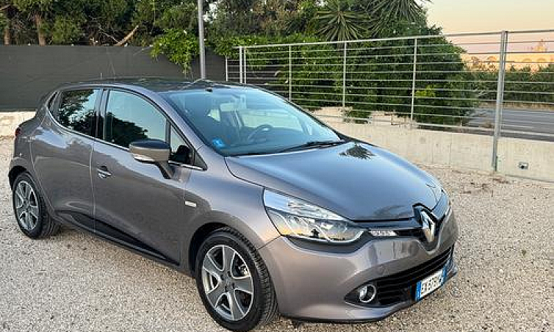 Renault Clio 1.2 75C...