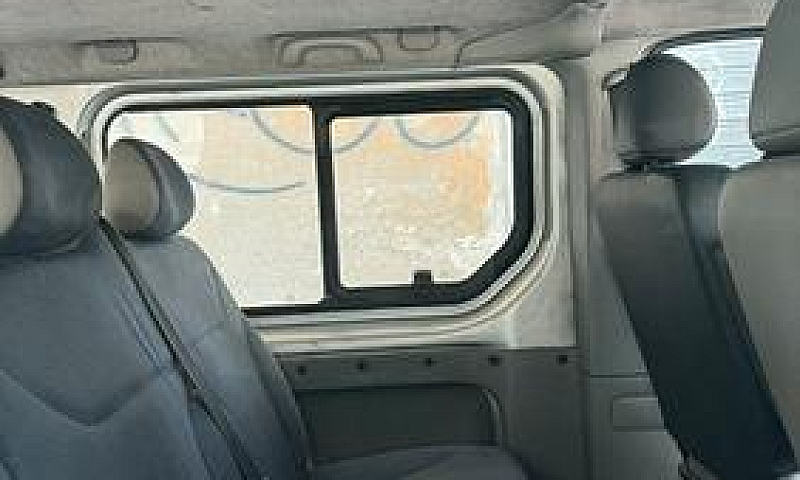 Nissan Primastar 9 P...