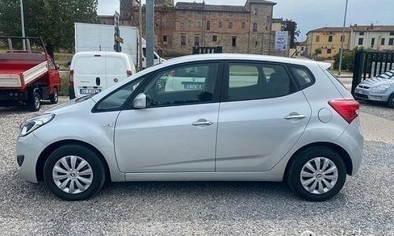 Hyundai Ix 20 1,4 D ...