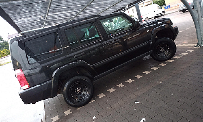 Jeep Commander: Pron...