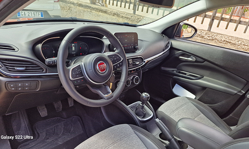 Fiat Tipo Cross...