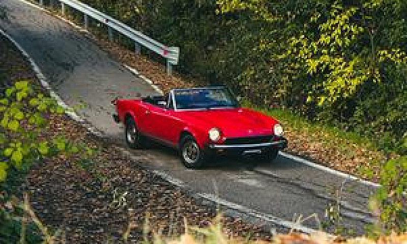 Fiat 124 Spider Amer...