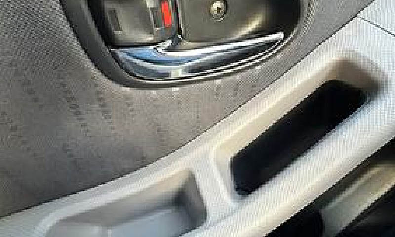 Toyota Yaris 1.0 5 P...