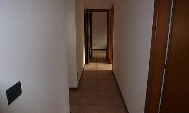 Appartamento A Jesi...