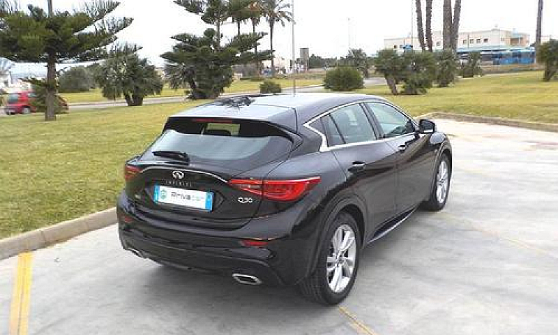 Infiniti Q30 2.2 Die...