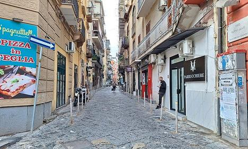 Ad, Corso Garibaldi ...