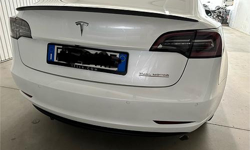 Tesla Model 3 Perfor...