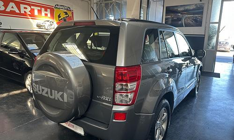 Suzuki Grand Vitara ...