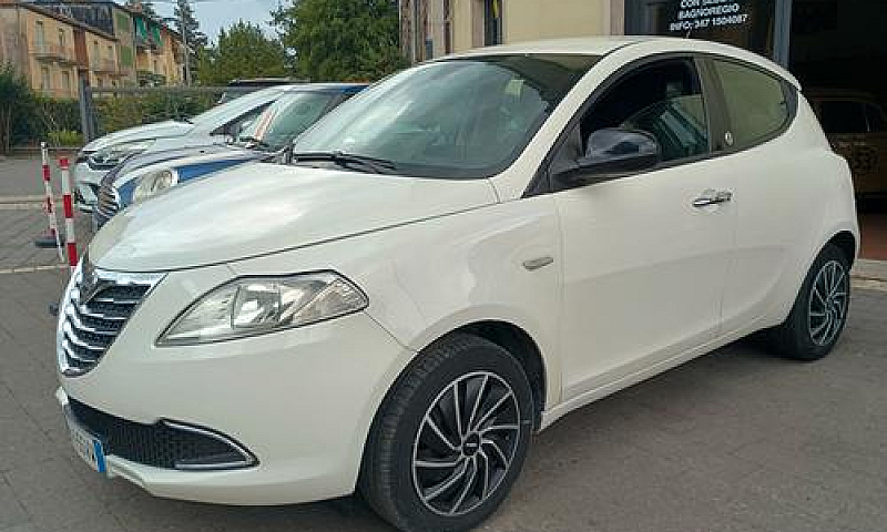 Lancia Ypsilon 1.2 6...