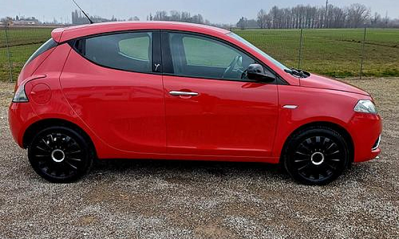 Lancia Ypsilon 1.2 6...