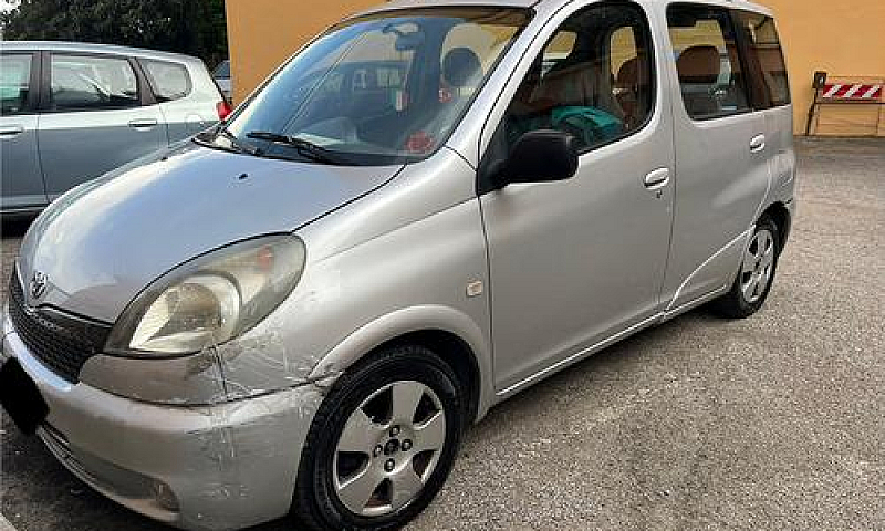 Yaris Verso 1300...