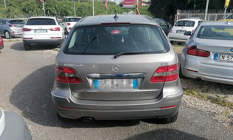 Mercedes-Benz B 180 ...