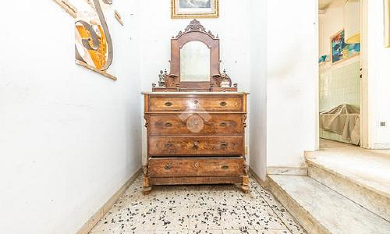 4 Locali A Frascati...