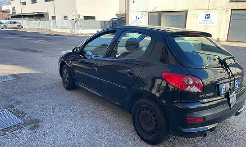 Peugeot 206 Plus 1.1...