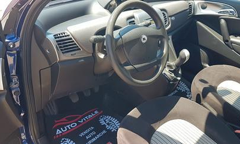 Lancia Ypsilon 1.3 M...