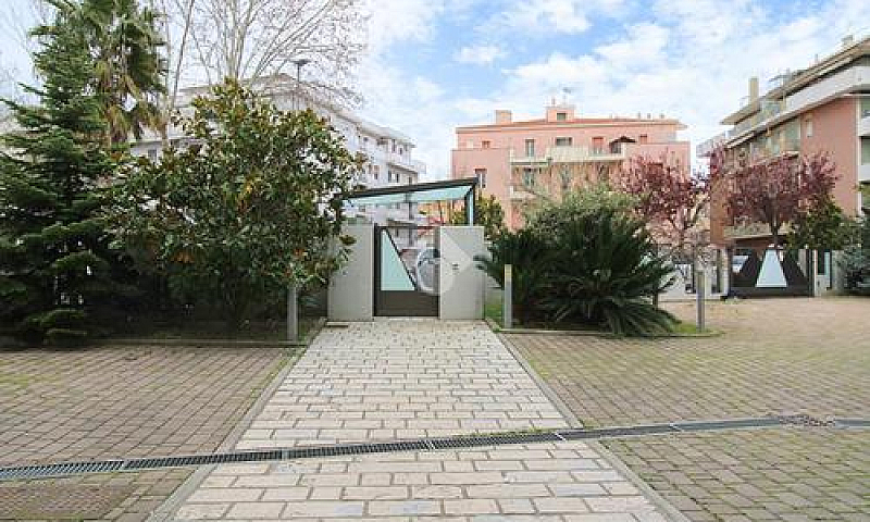 2 Locali A Pescara...
