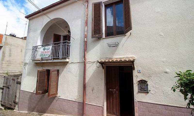 Osilo. Terratetto Su...