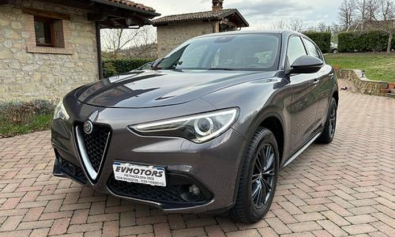 Alfa Romeo Stelvio 2...