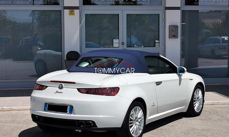 Alfa Romeo Spider 17...