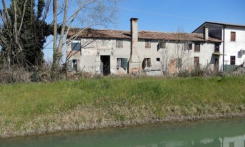 Villa A Schiera A Ro...