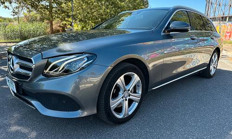 Mercedes-Benz E220 1...