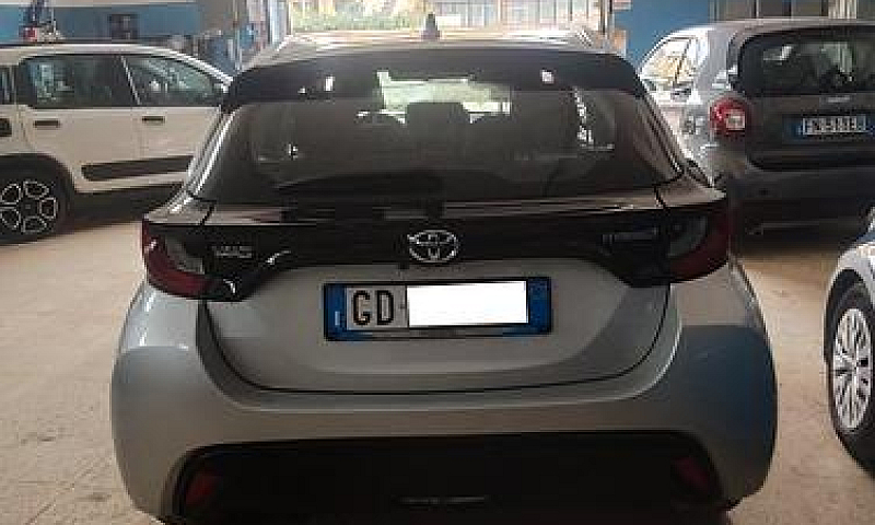 Toyota Yaris 1.5 Hyb...