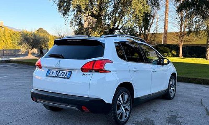 Peugeot 2008 1.6 E-H...