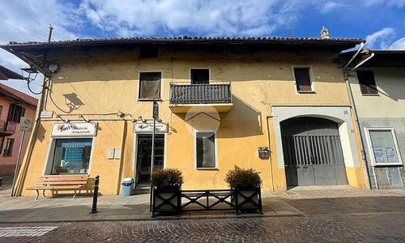 2 Locali A Volpiano...