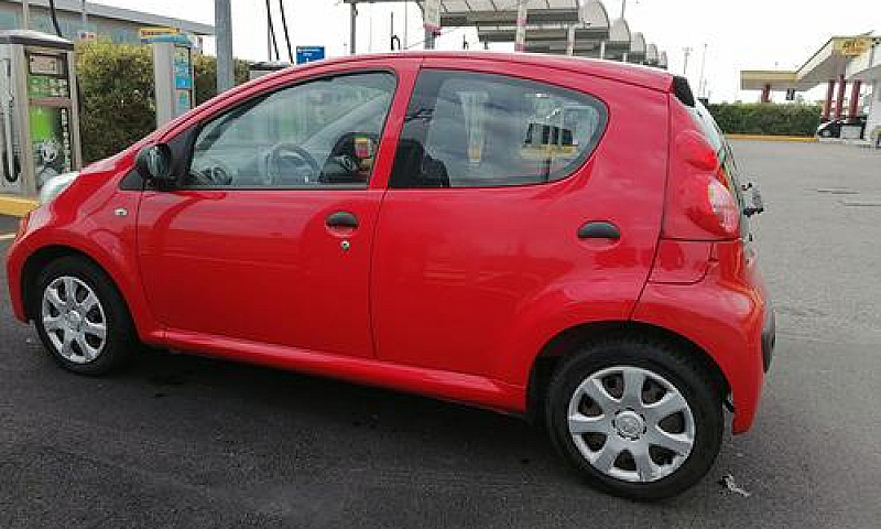 Peugeot 107 1.0 68Cv...