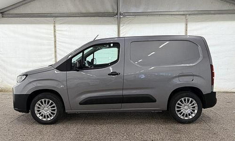 Toyota Proace City 1...