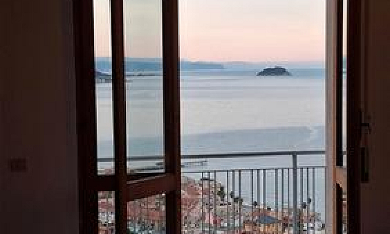 Attico Balconata E G...