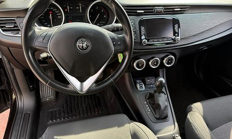 Alfa Romeo Giulietta...