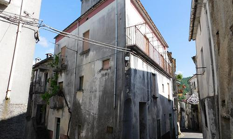 Palazzina Borgo Lain...