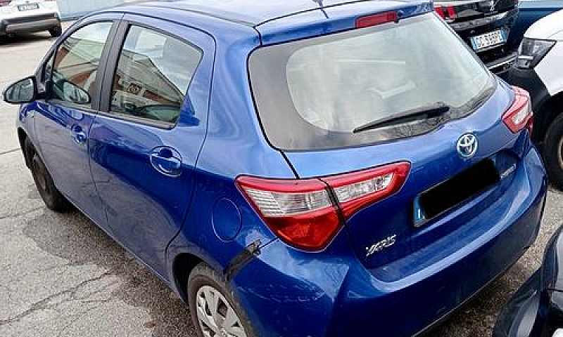 Toyota Yaris 1.5 Hyb...