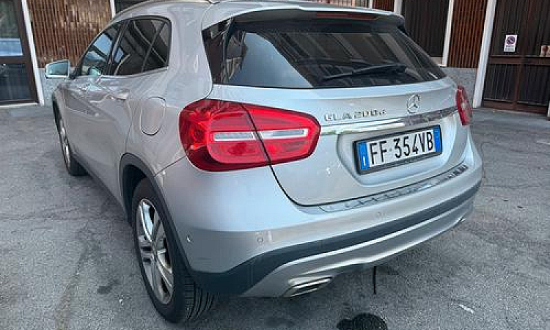 Mercedes-Benz Gla 20...