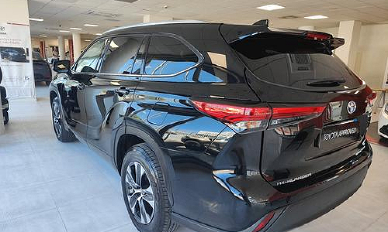 Toyota Highlander 2....