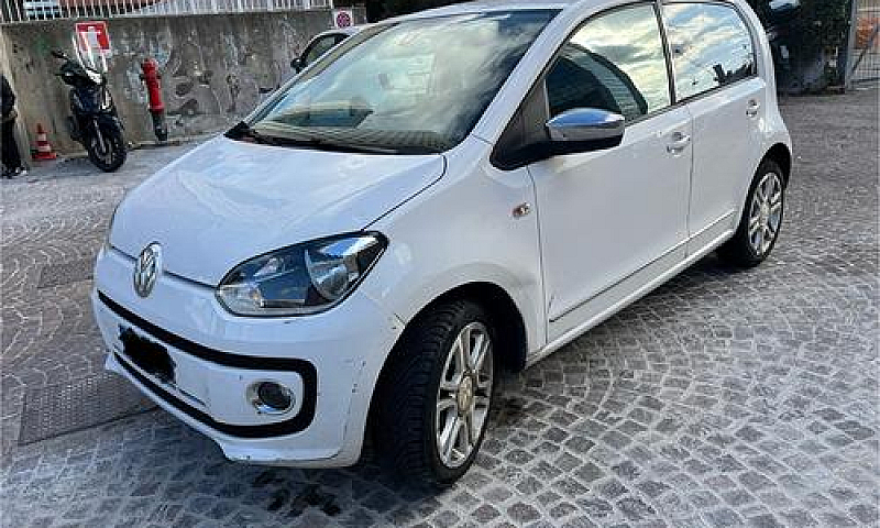 Volkswagen Up! Nessu...