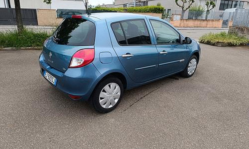 Renault Clio 1.2 16V...