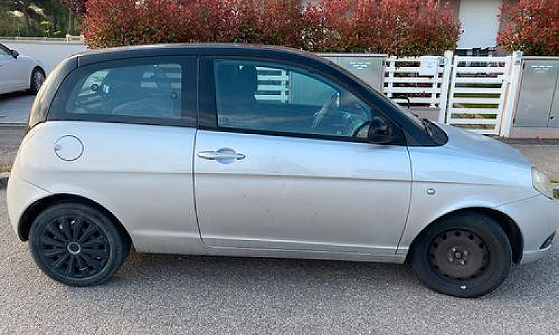 Lancia Ypsilon...