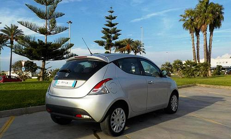 Lancia Ypsilon 1.3 M...