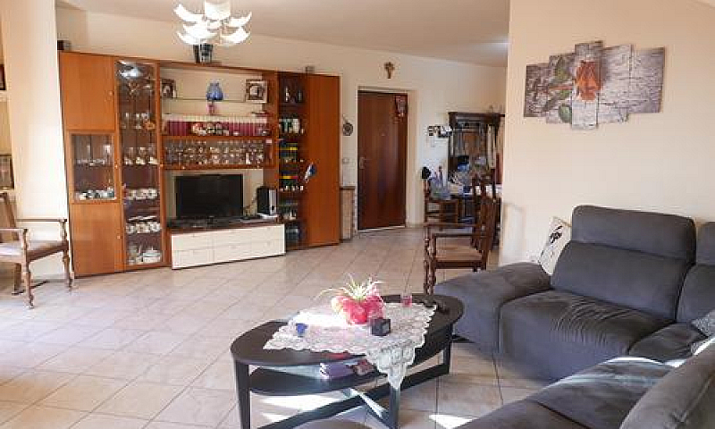 Porzione Di Casa A C...